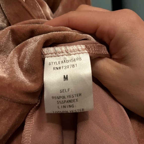 Crushed velvet wrap dress - Picture 5 of 7